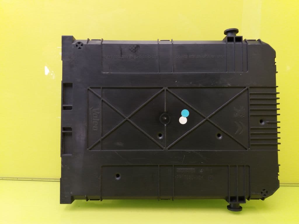 Caja reles / fusibles PEUGEOT 208 5