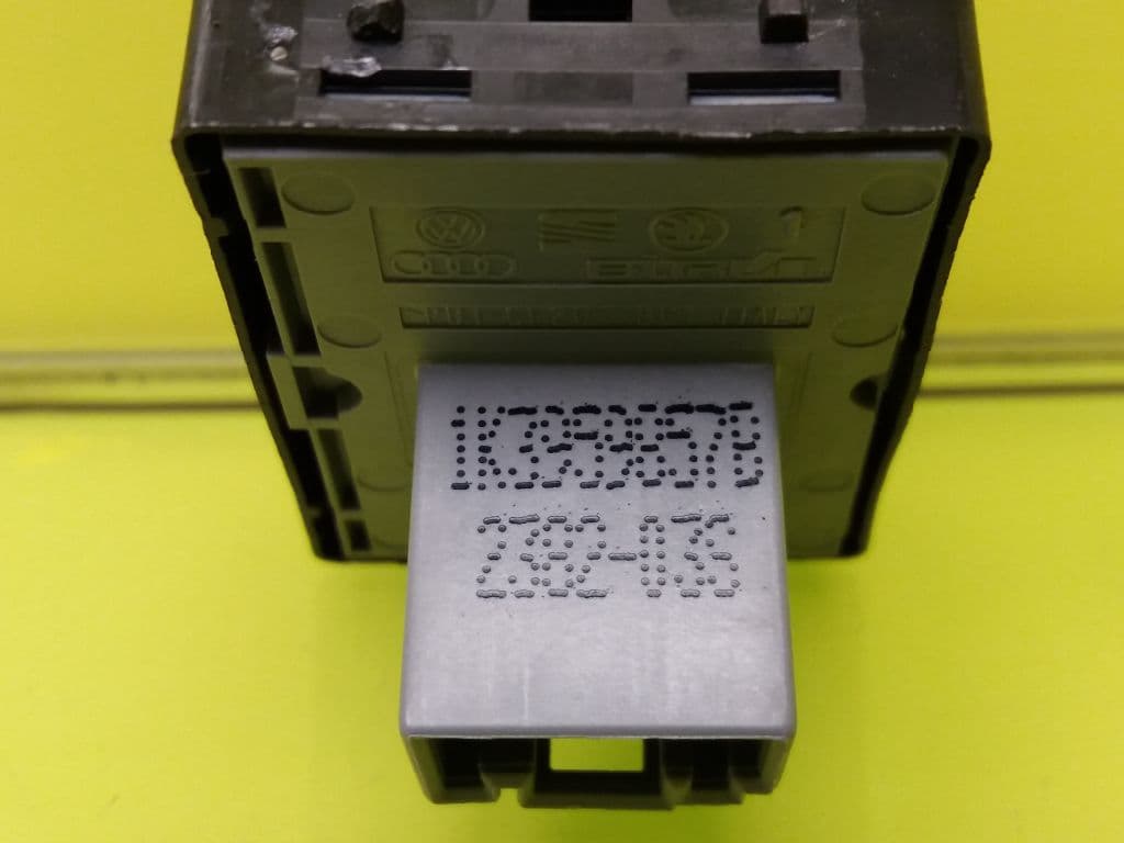 Mando elevalunas delantero izquierdo SEAT IBIZA SC (6J1) 4