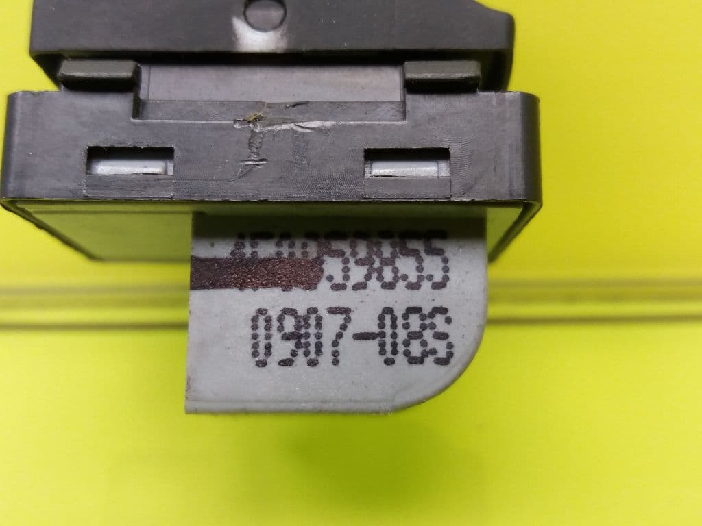Mando elevalunas delantero derecho AUDI A3 (8P) 4