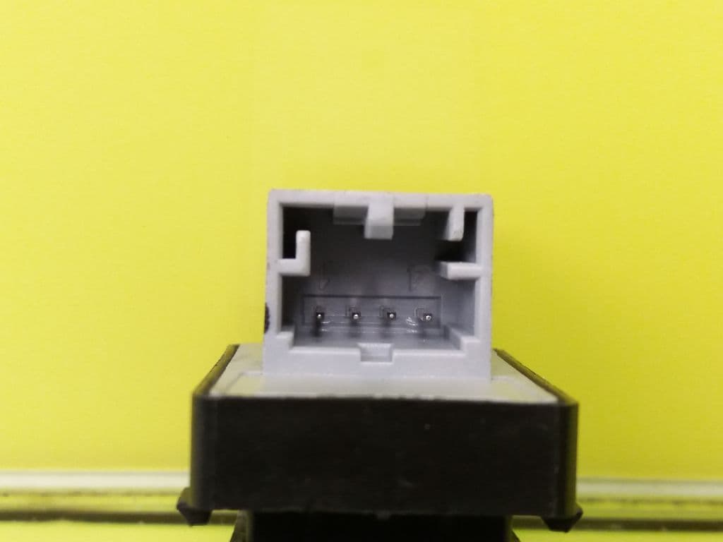 Mando elevalunas delantero derecho AUDI A3 (8P) 2