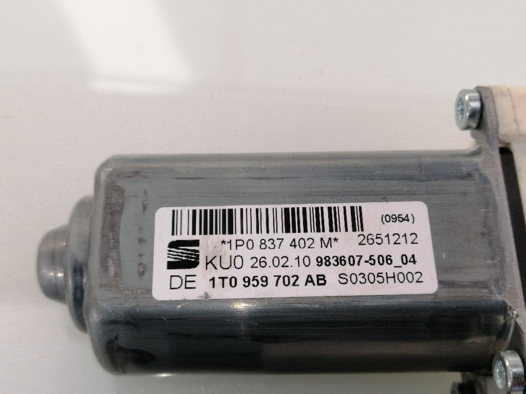 Motor elevalunas delantero derecho SEAT LEON (5F1) 3