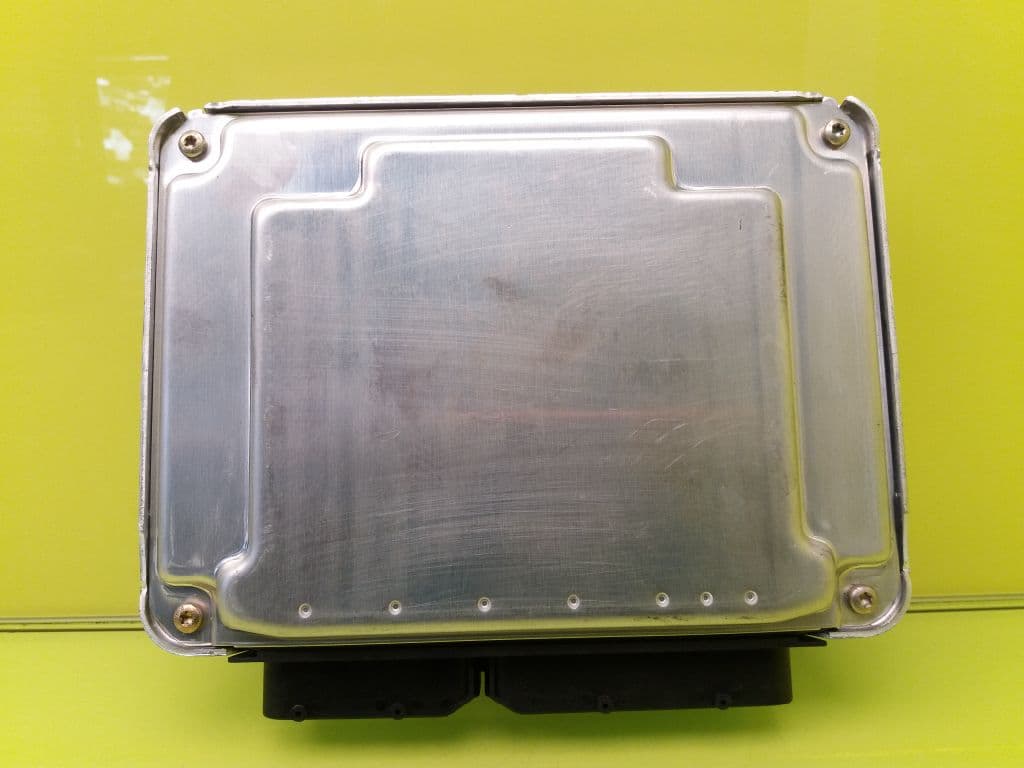 Centralita motor uce AUDI A6 AVANT (4B5) 2