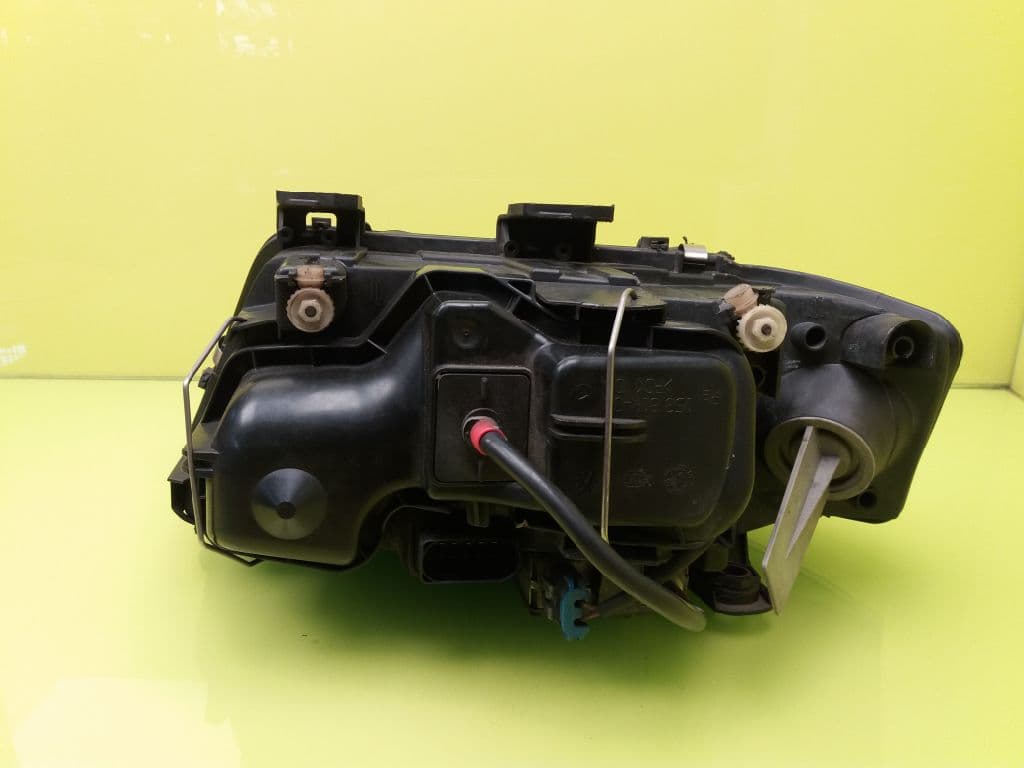 Faro derecho AUDI A6 AVANT (4B5) 2