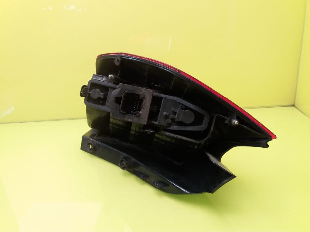 Piloto trasero derecho RENAULT SCENIC II 4