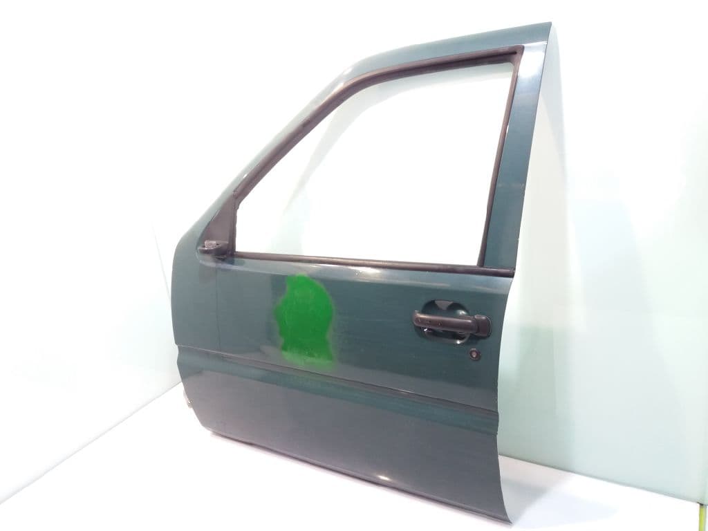Puerta delantera izquierda NISSAN TERRANO/TERRANO.II (R20) 4