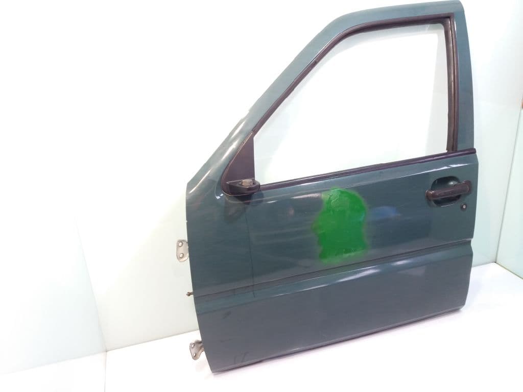 Puerta delantera izquierda NISSAN TERRANO/TERRANO.II (R20) 3