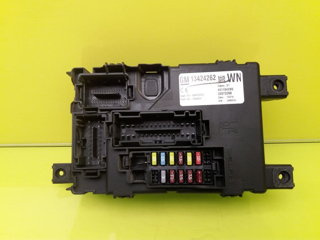 Caja reles / fusibles OPEL CORSA D
