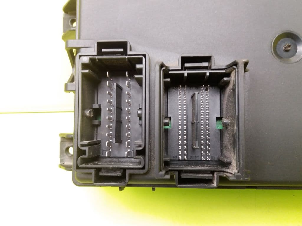 Caja reles / fusibles OPEL CORSA D 4