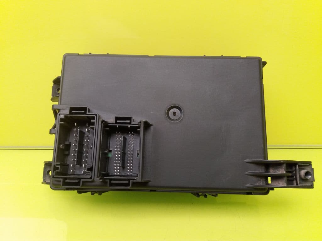 Caja reles / fusibles OPEL CORSA D 2