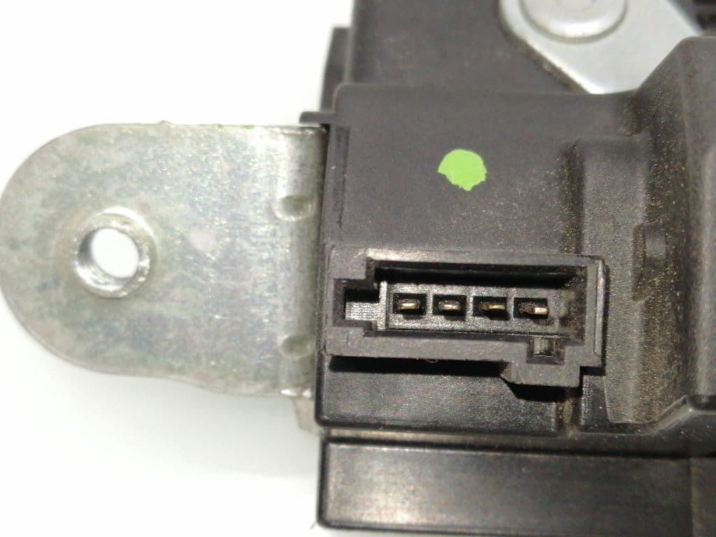 Cerradura maletero / porton OPEL CORSA D 3
