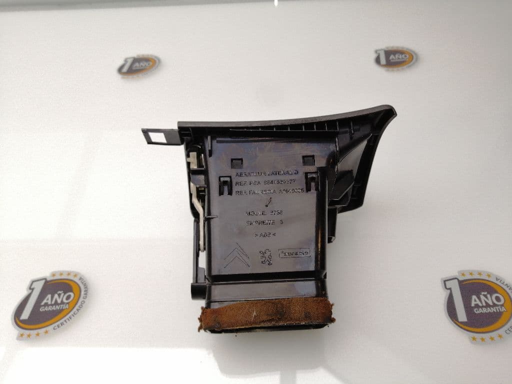 Plastico PEUGEOT 407 3