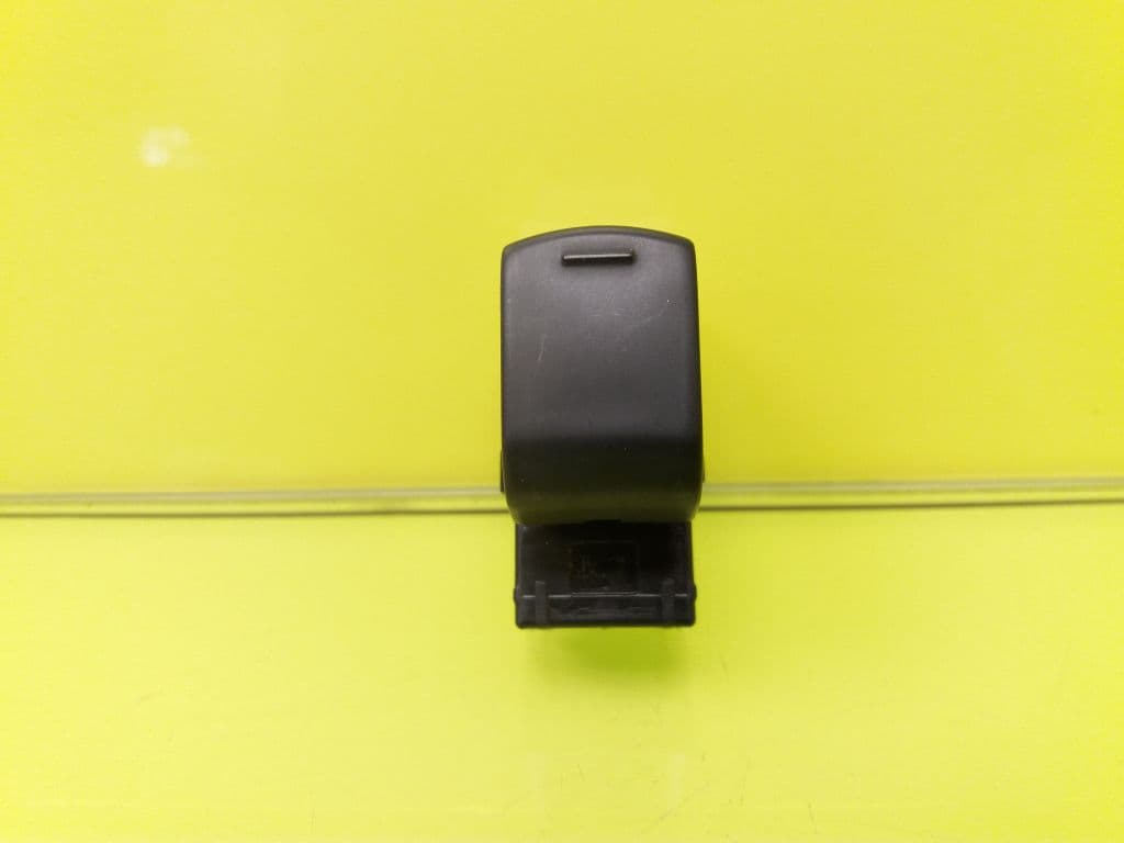Mando elevalunas delantero derecho NISSAN MICRA V (K14)