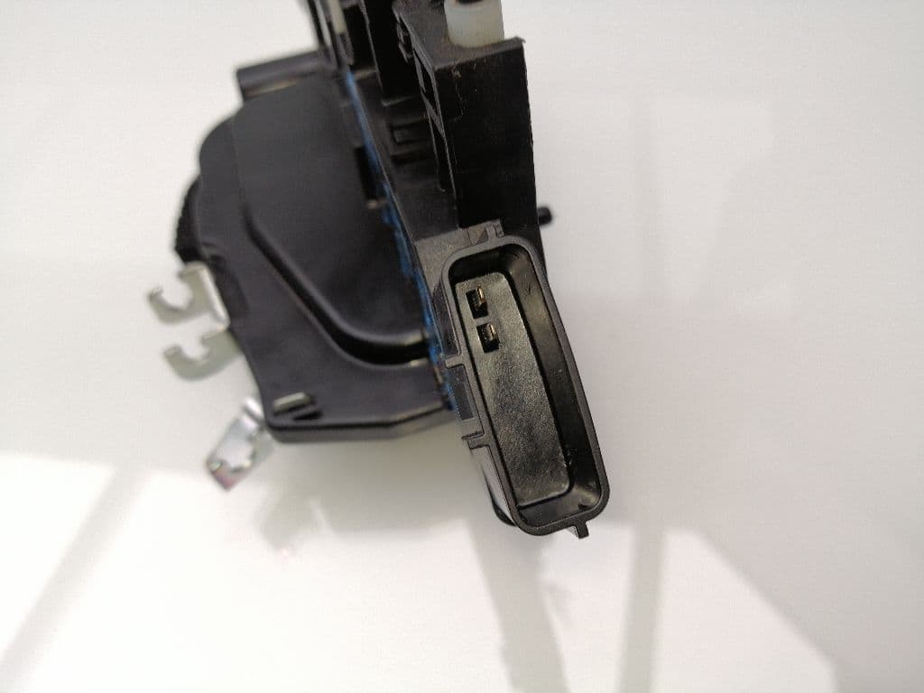 Cerradura puerta trasera derecha NISSAN MICRA V (K14) 3