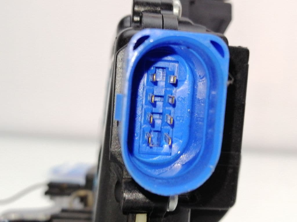 Cerradura puerta delantera derecha SKODA FABIA 5