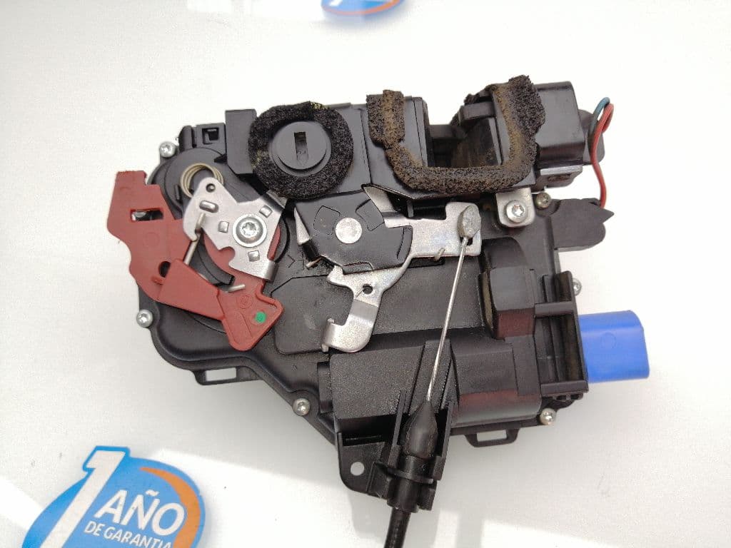 Cerradura puerta trasera derecha SKODA FABIA 5