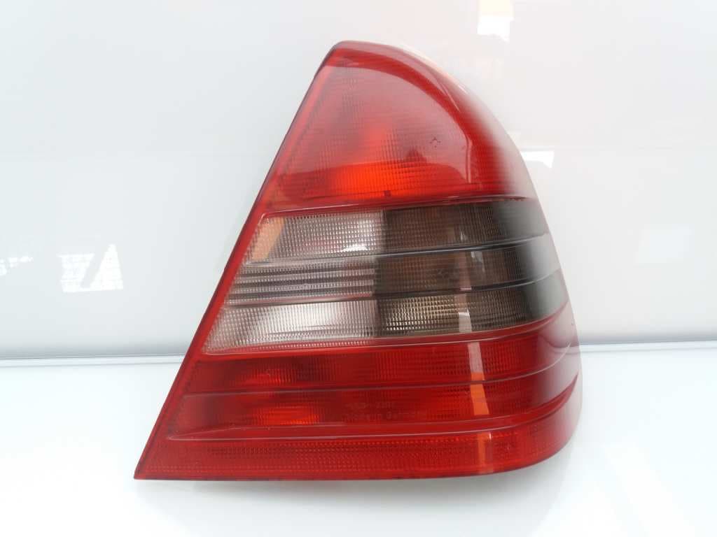 Piloto trasero derecho MERCEDES-BENZ CLASE C (W204) BERLINA