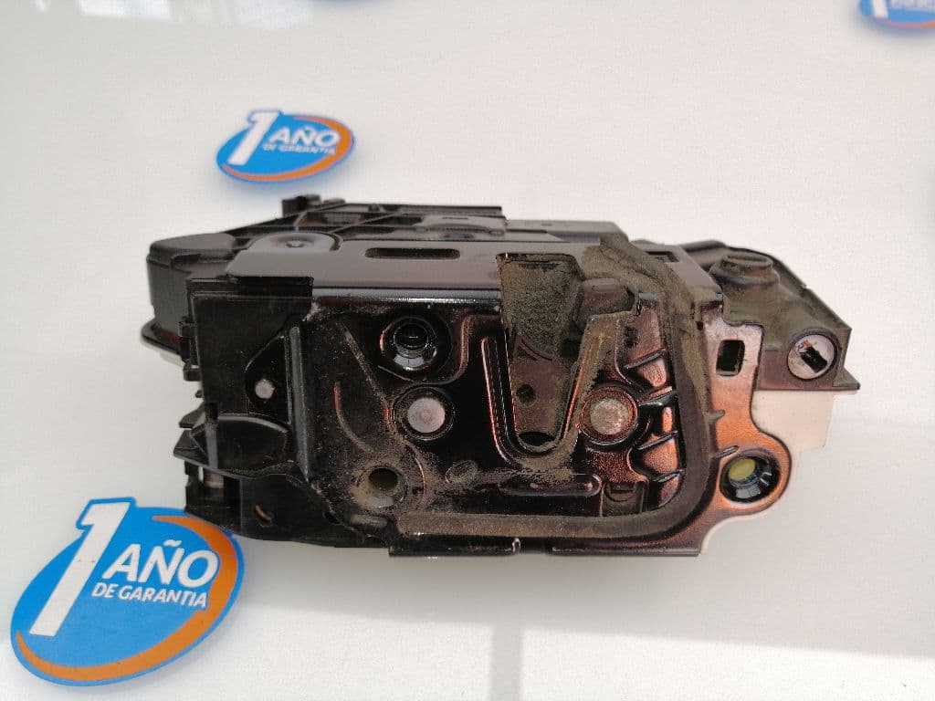 Cerradura puerta trasera derecha SEAT IBIZA (6L1)