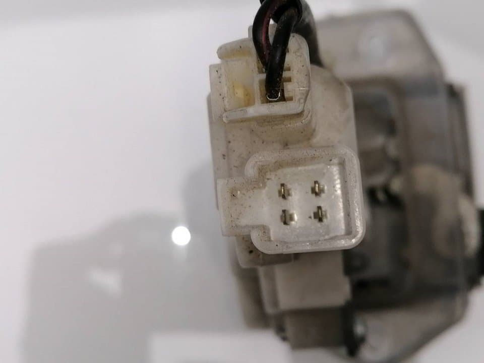 Cerradura maletero / porton SUZUKI SWIFT SF BERLINA (EA) 2