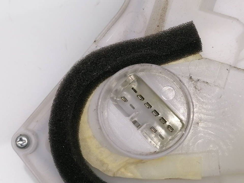 Cerradura puerta delantera derecha SUZUKI SWIFT SF BERLINA (EA) 4