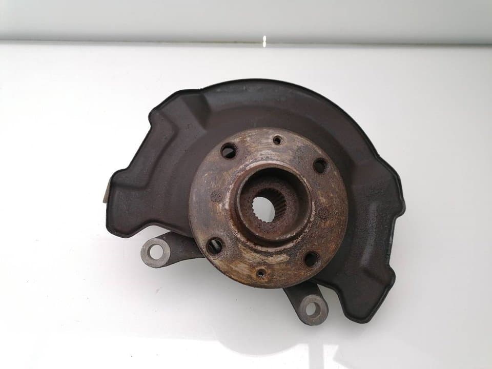 Mangueta delantera izquierda SUZUKI SWIFT SF BERLINA (EA)