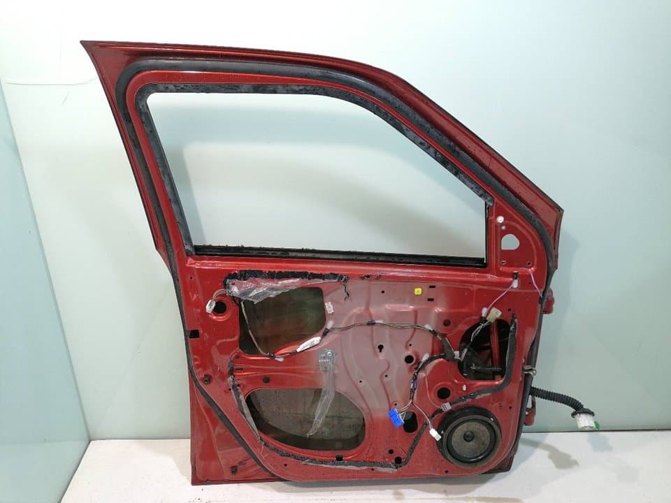 Puerta delantera izquierda SUZUKI SWIFT SF BERLINA (EA) 3