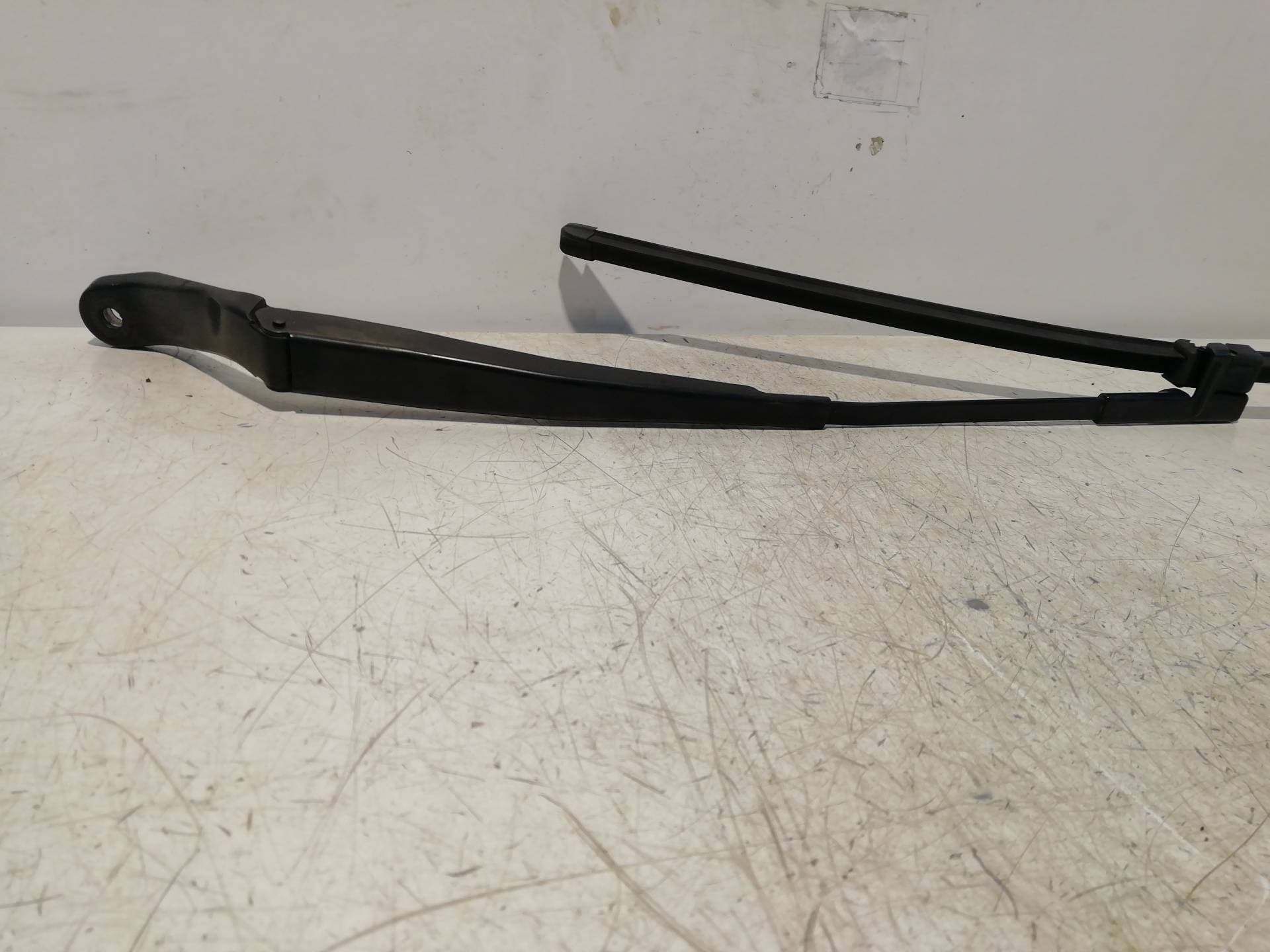 Brazo limpia delantero derecho VOLKSWAGEN SHARAN (7M8)