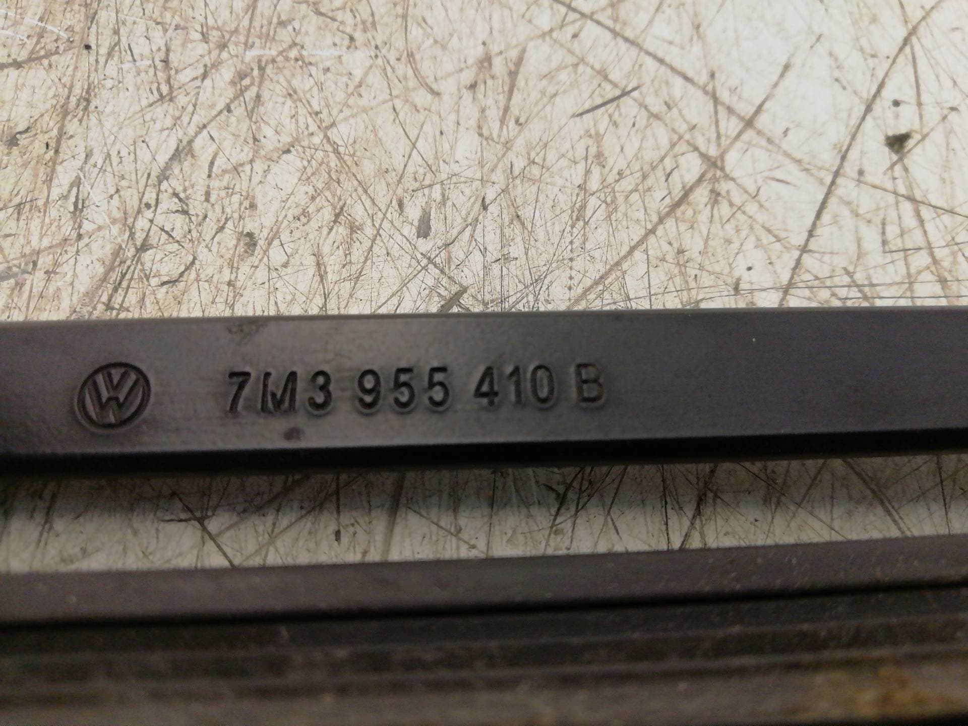 Brazo limpia delantero derecho VOLKSWAGEN SHARAN (7M8) 2