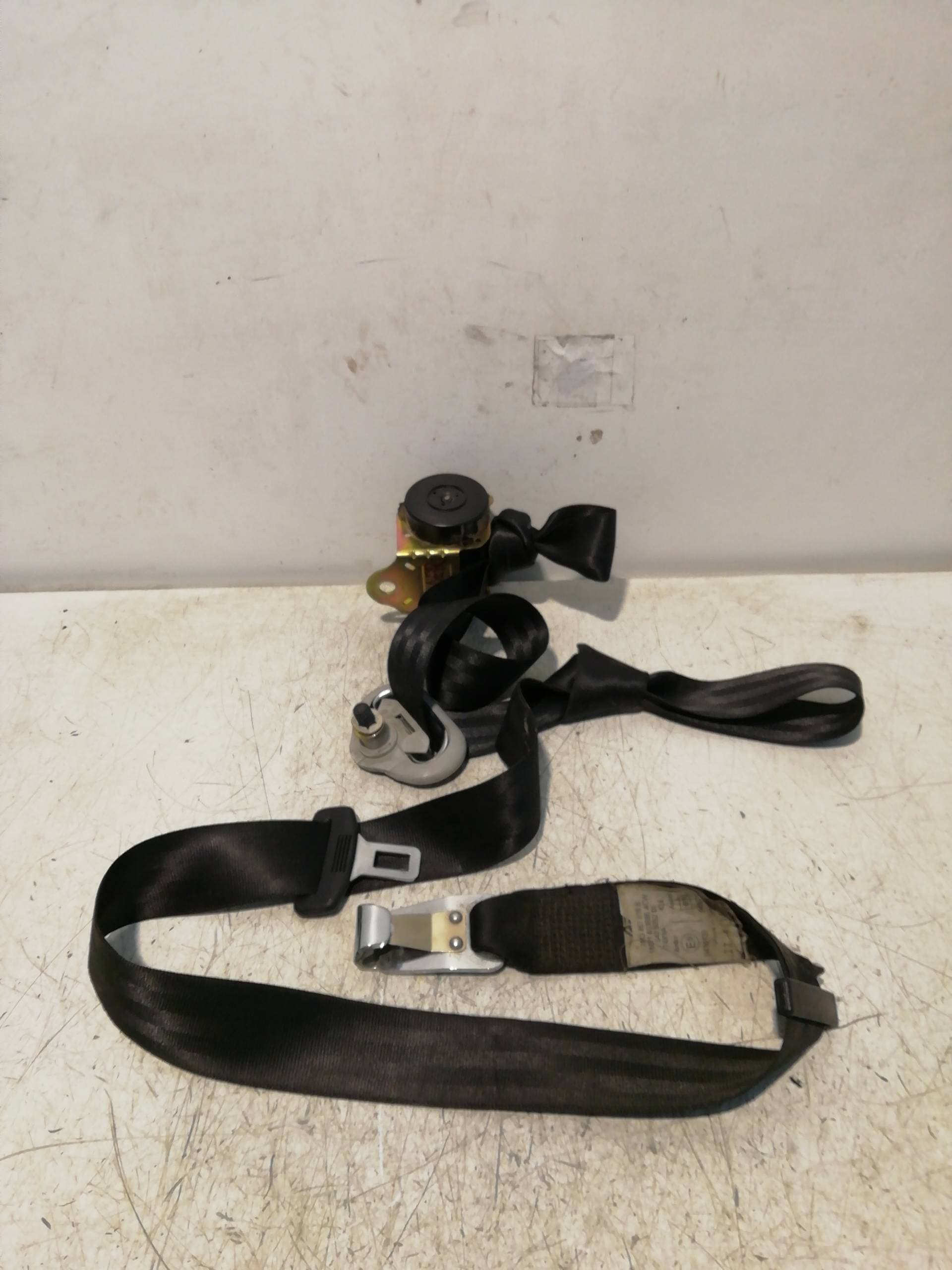 Cinturon seguridad trasero derecho VOLKSWAGEN SHARAN (7M8)