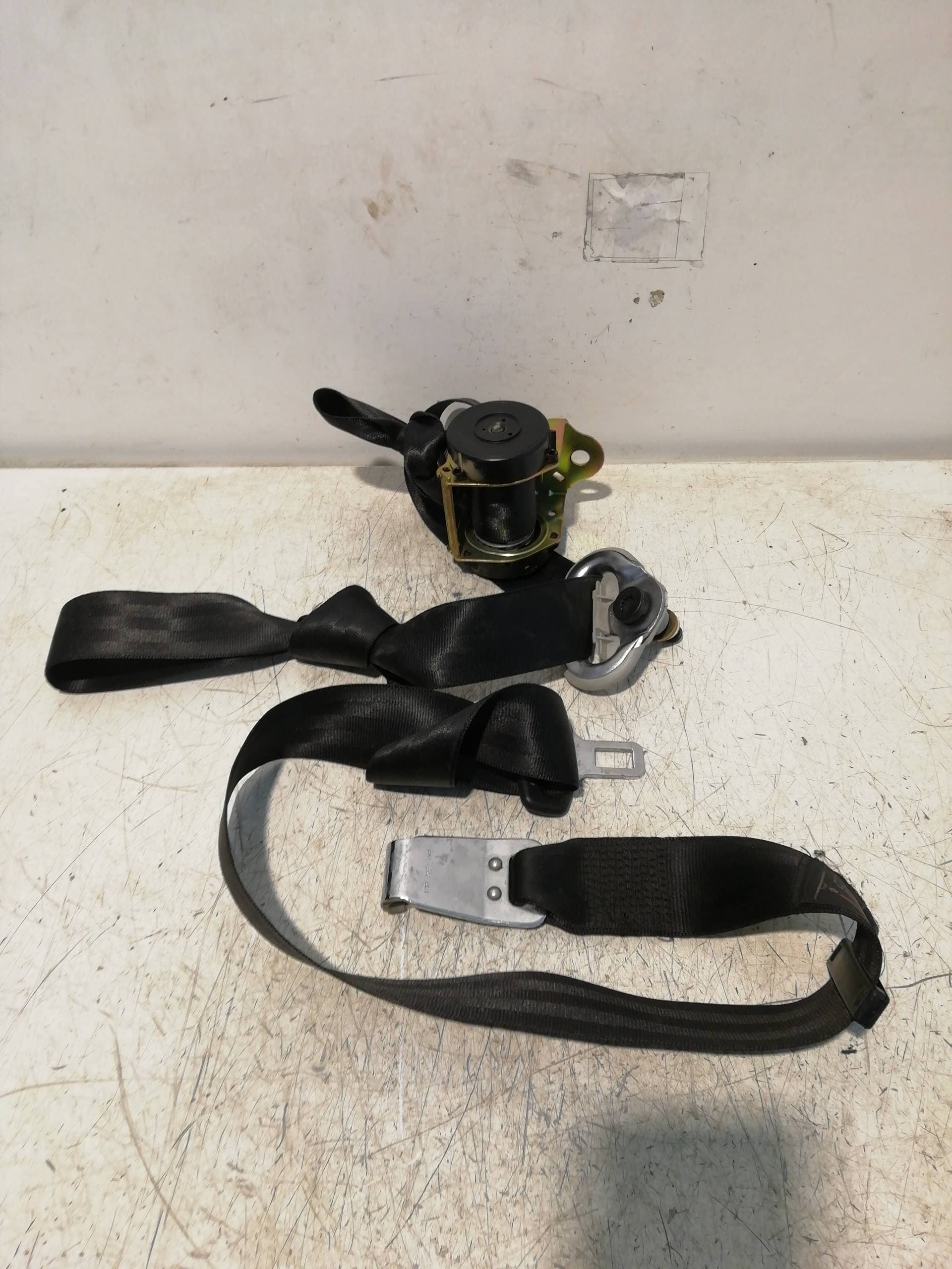 Cinturon seguridad trasero derecho VOLKSWAGEN SHARAN (7M8) 3
