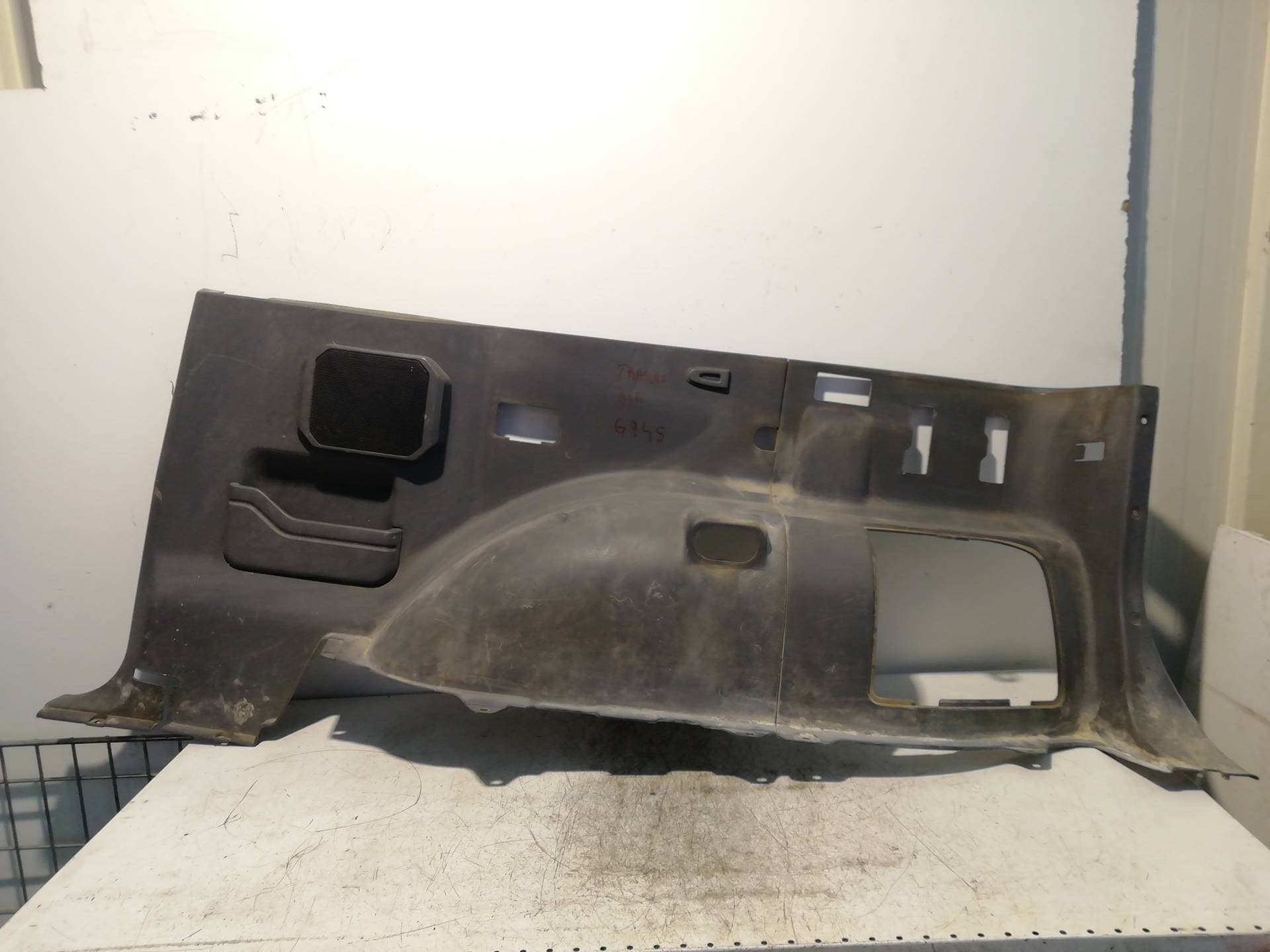 Guarnecido puerta trasera derecha MITSUBISHI MONTERO (V20/V40)