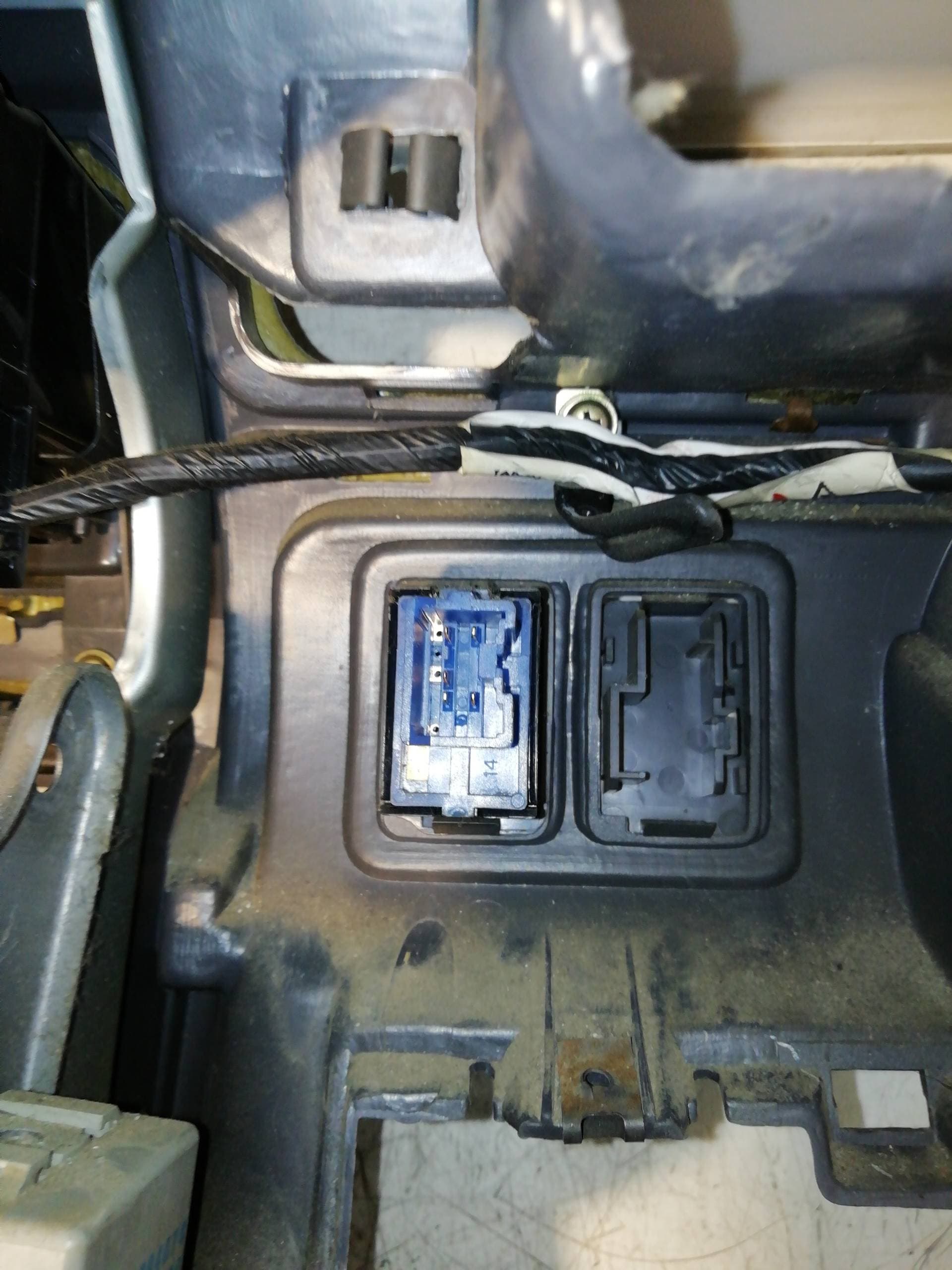 Salpicadero MITSUBISHI MONTERO (V20/V40) 4