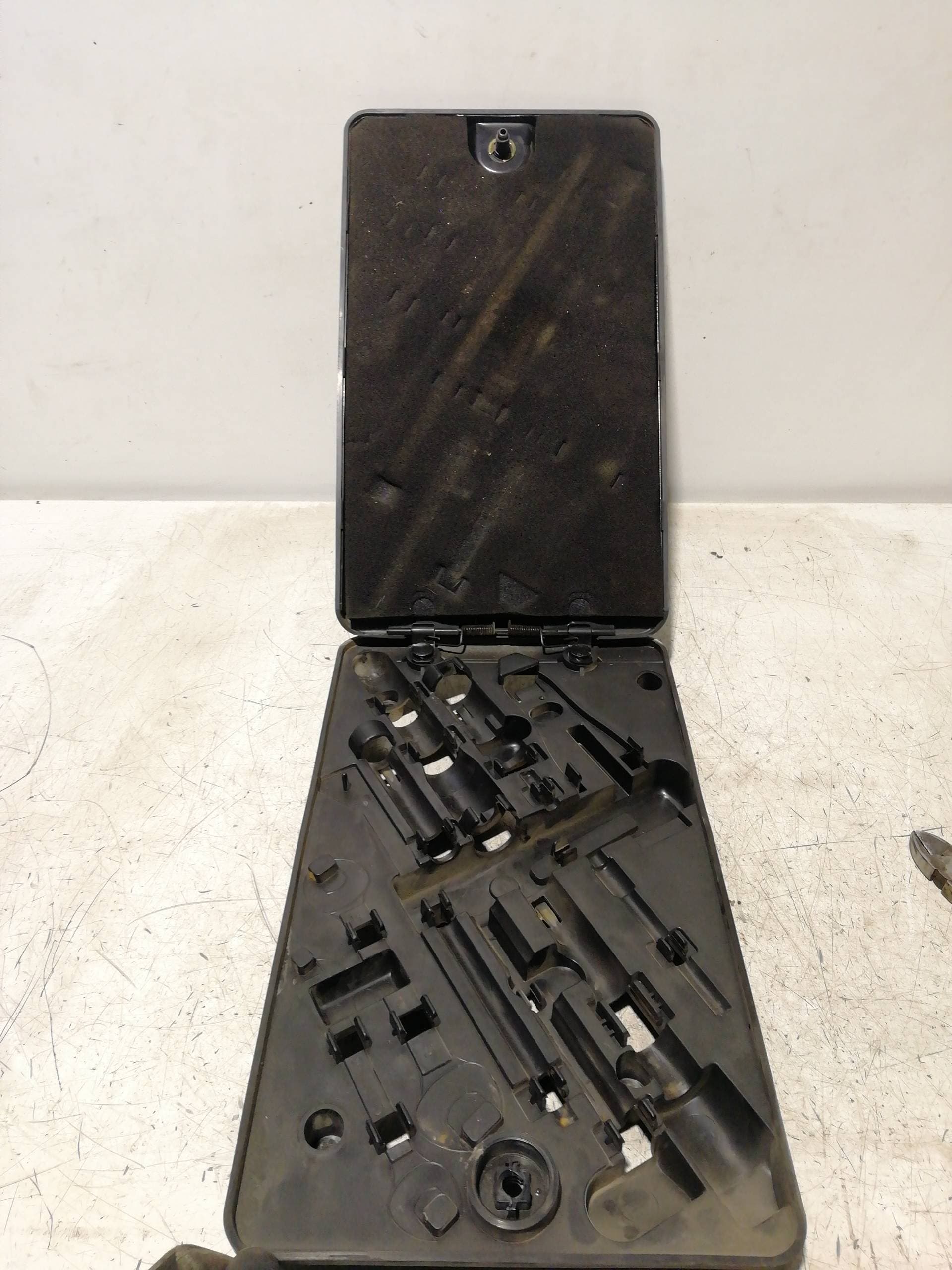 Herramientas MITSUBISHI MONTERO (V20/V40)