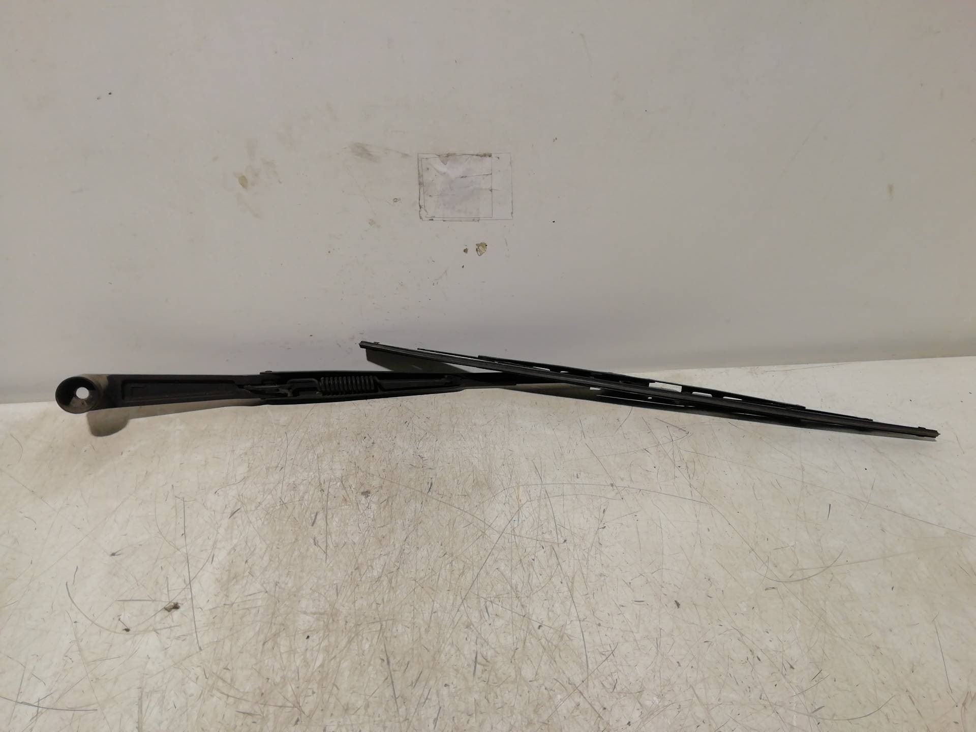 Brazo limpia delantero izquierdo MITSUBISHI MONTERO (V20/V40) 3