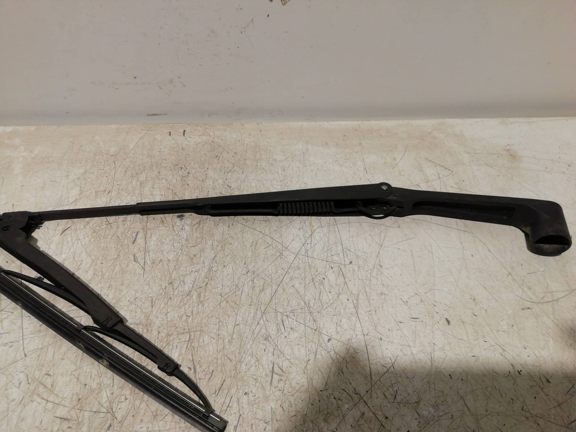 Brazo limpia delantero derecho MITSUBISHI MONTERO (V20/V40) 2