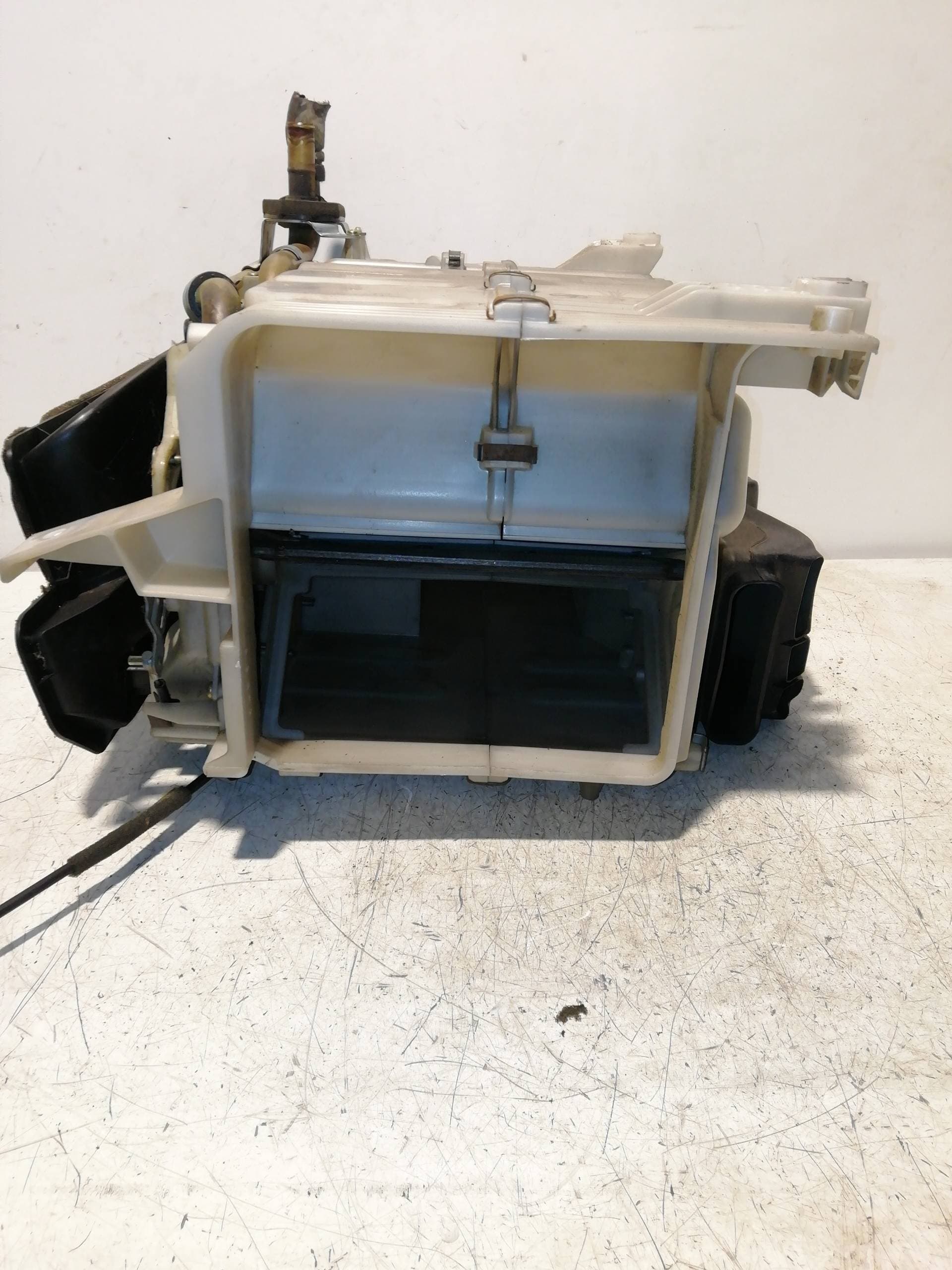 Mueble interior calefaccion MITSUBISHI MONTERO (V20/V40) 4