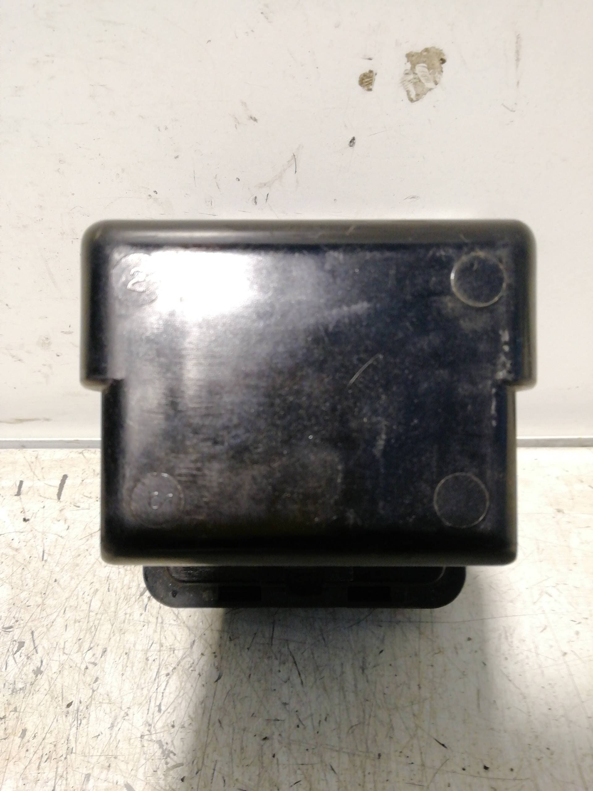 Cenicero MITSUBISHI MONTERO (V20/V40) 3