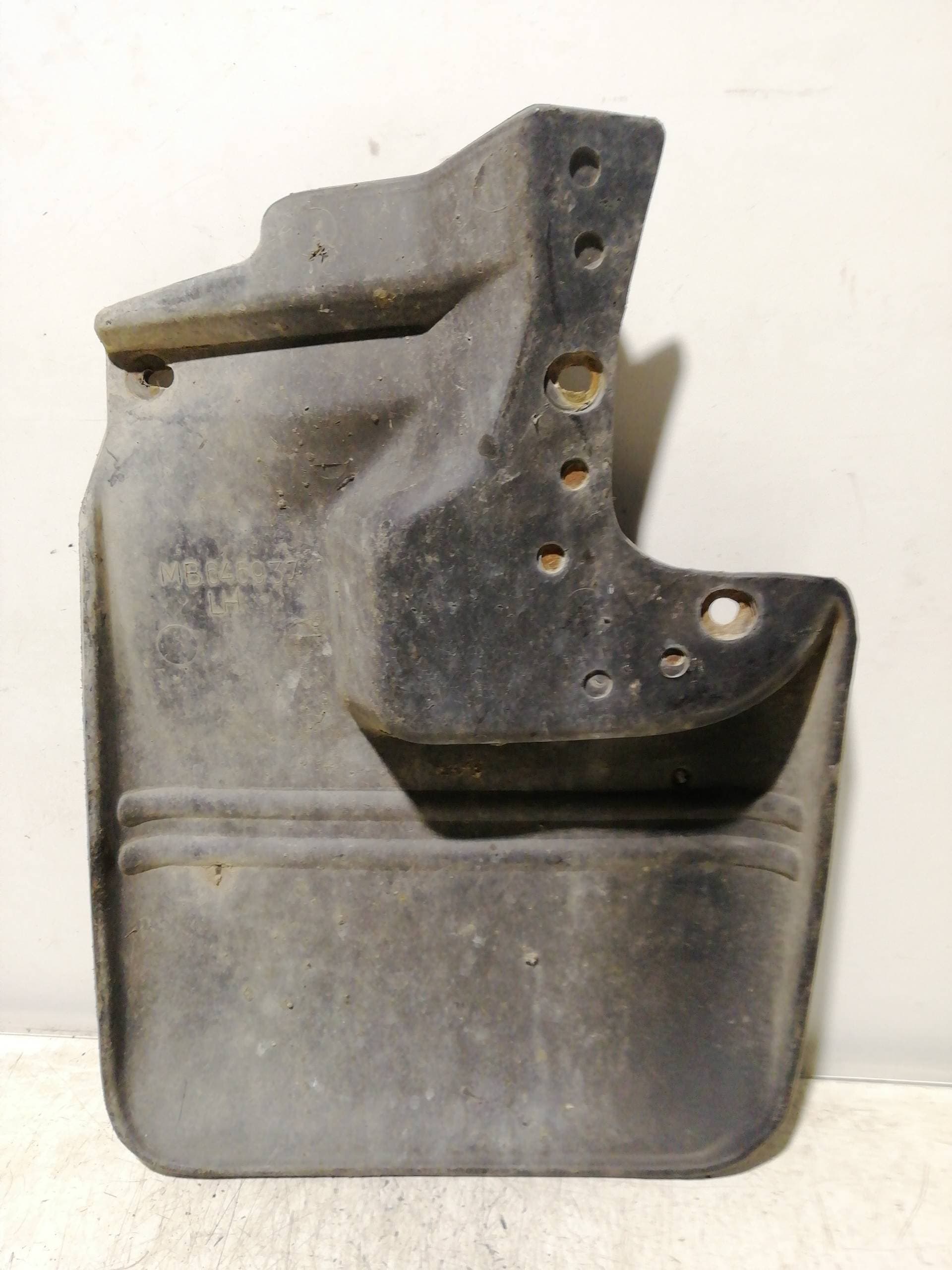 Paso rueda MITSUBISHI MONTERO (V20/V40) 3