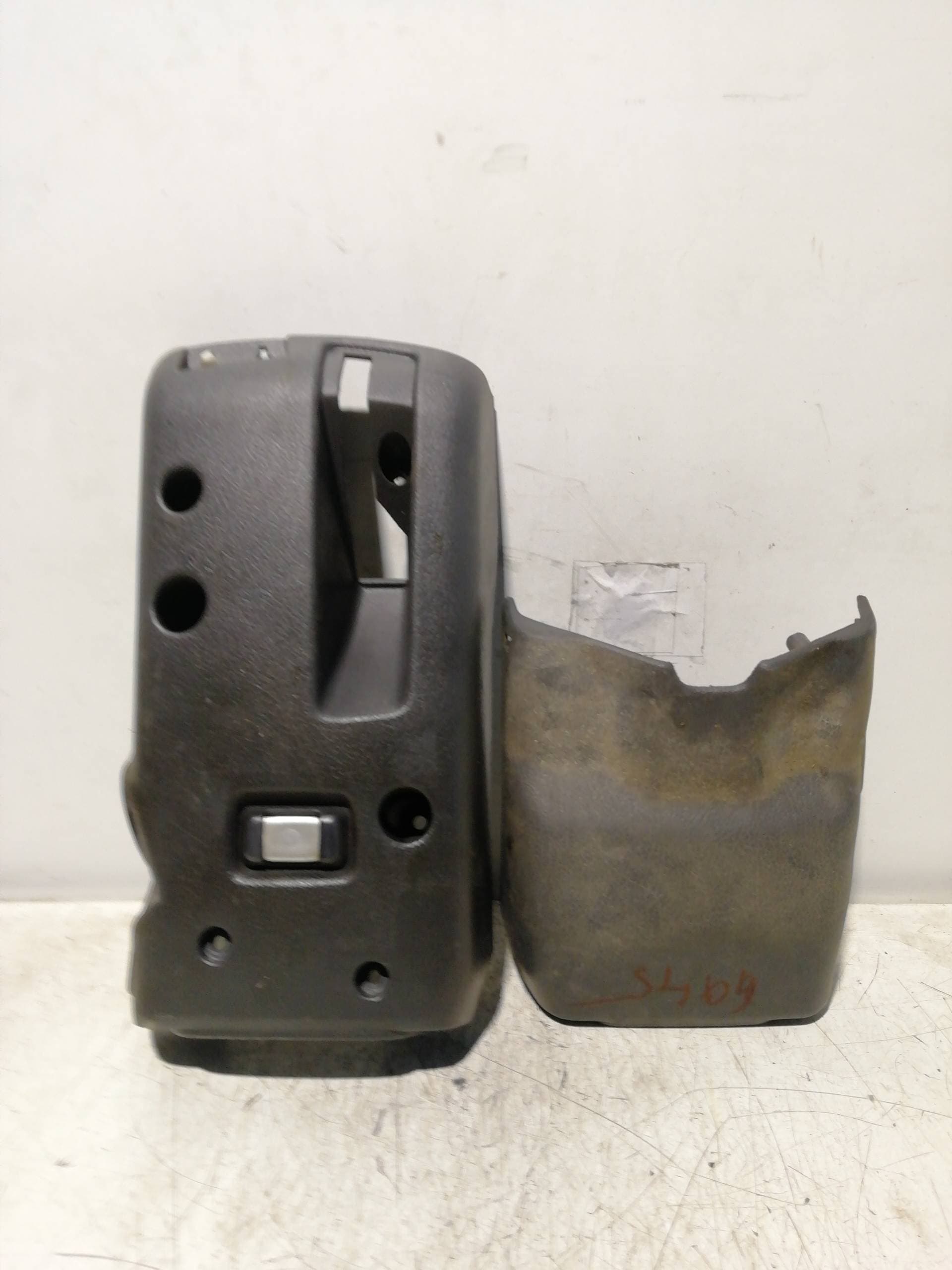 Plastico MITSUBISHI MONTERO (V20/V40) 3