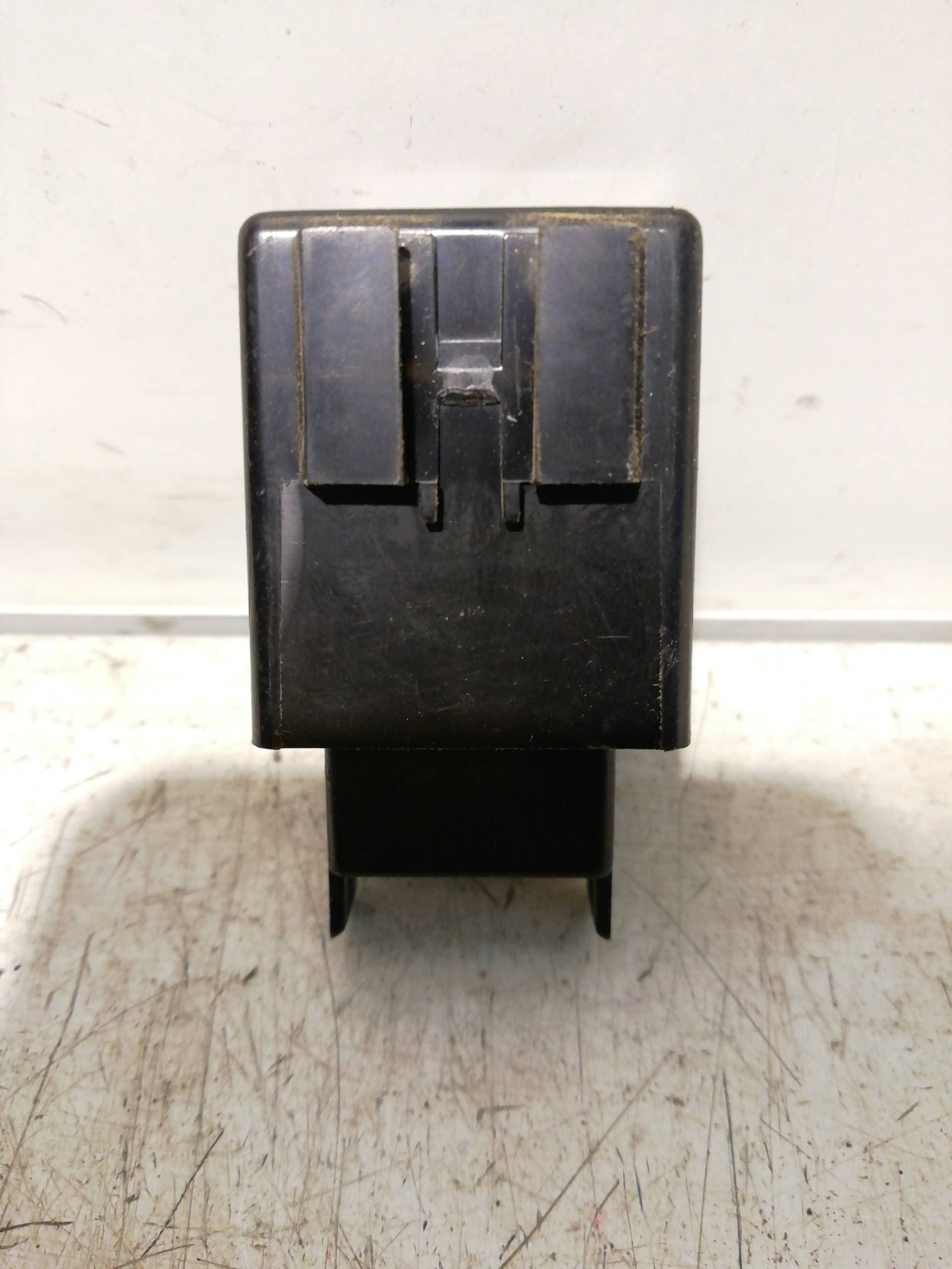 Rele MITSUBISHI MONTERO (V20/V40) 2