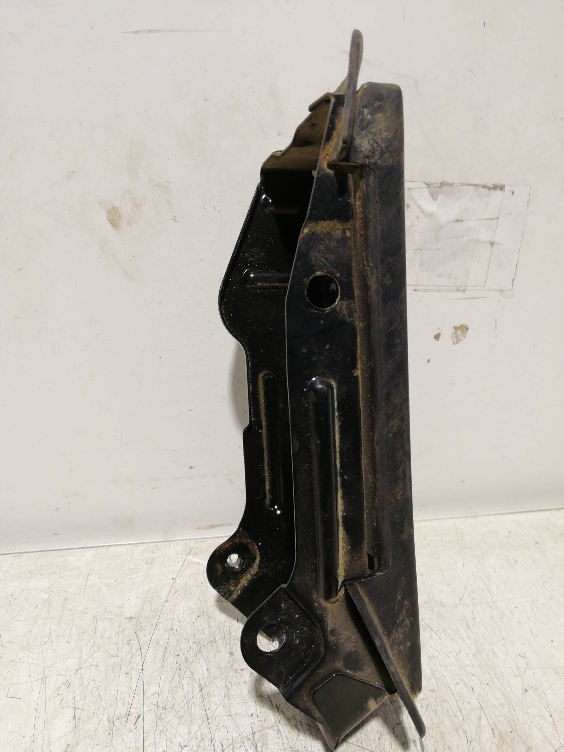Plastico MITSUBISHI MONTERO (V20/V40) 4