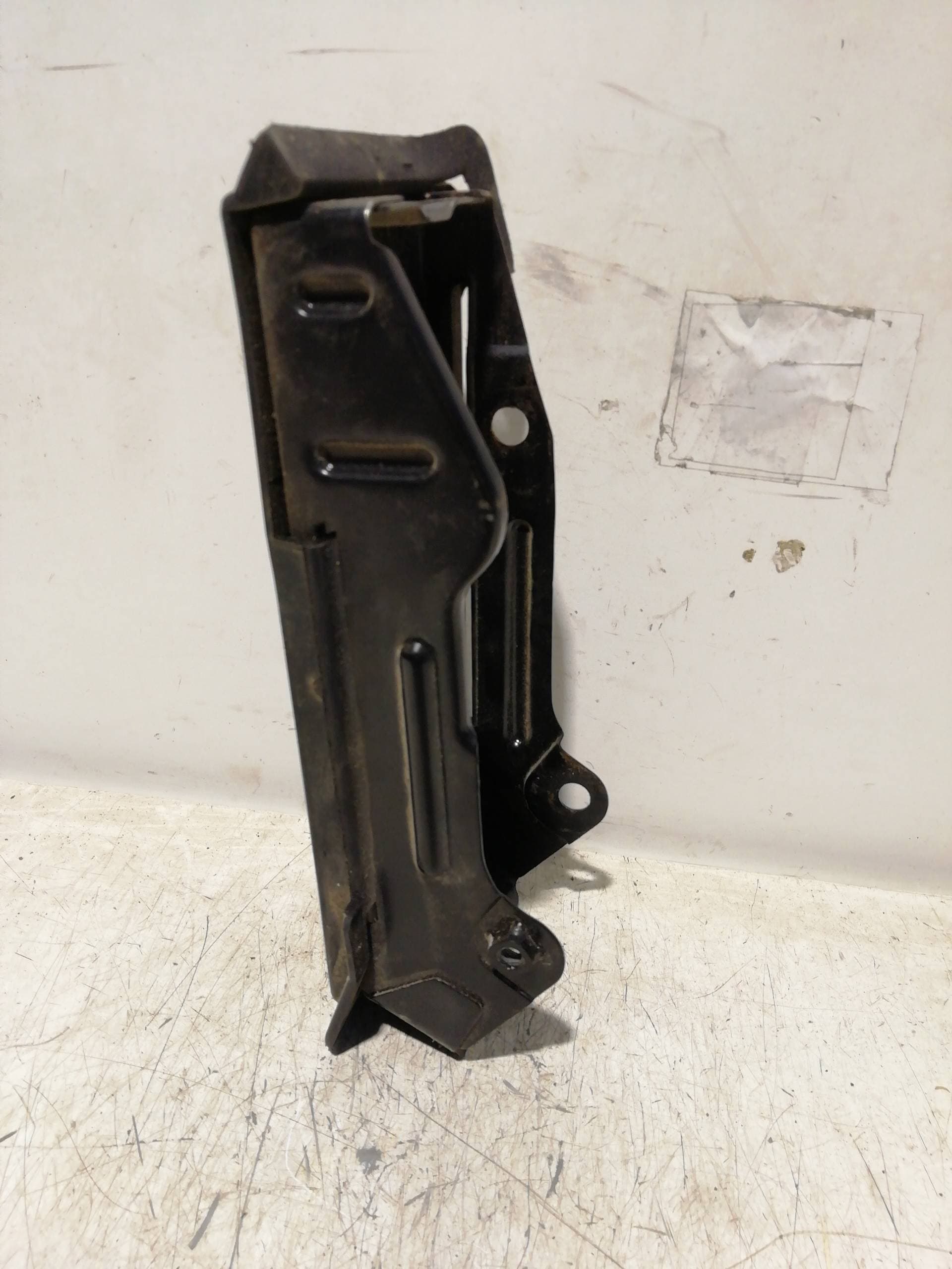 Plastico MITSUBISHI MONTERO (V20/V40) 3