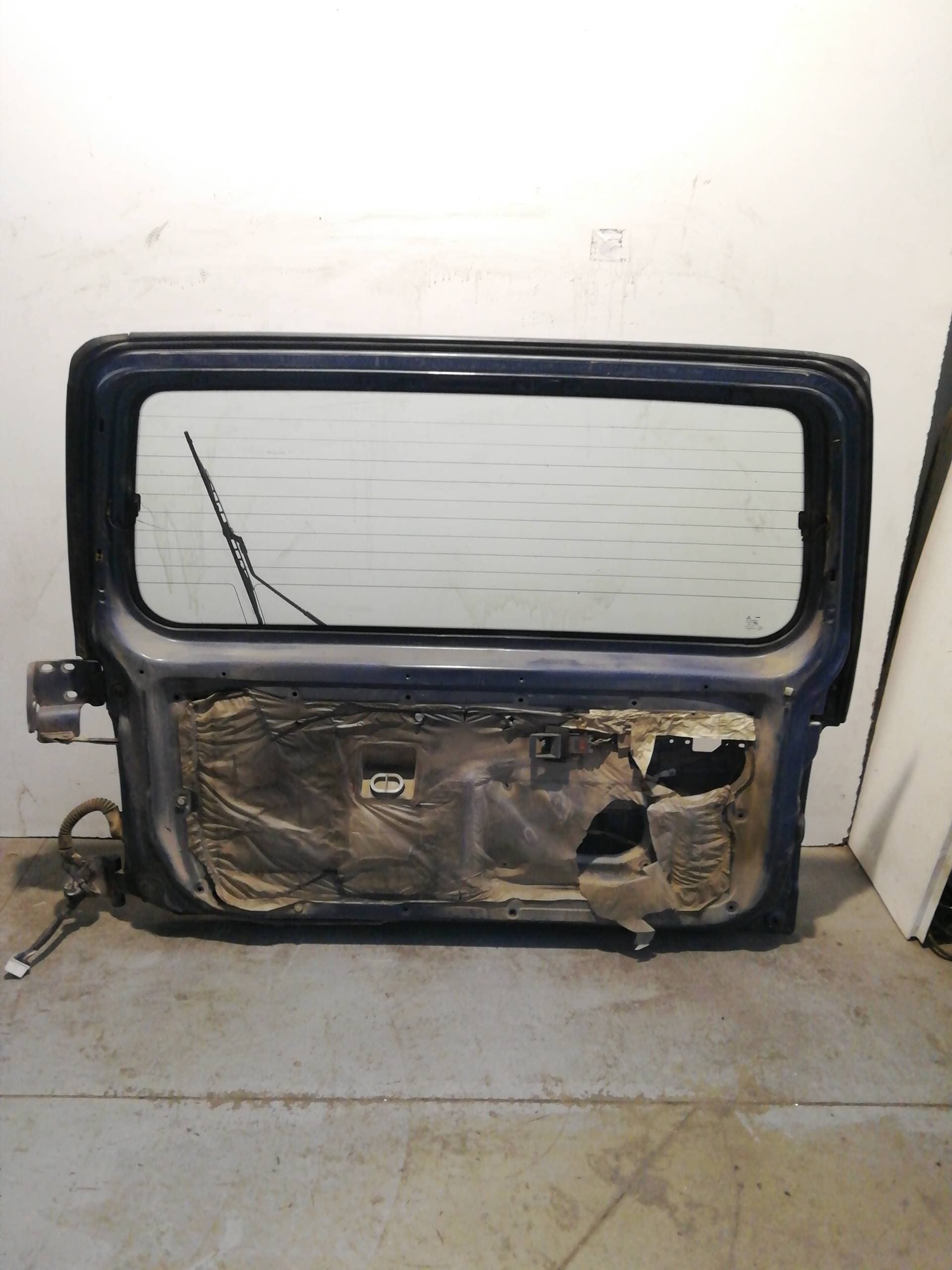 Porton trasero MITSUBISHI MONTERO (V20/V40) 2