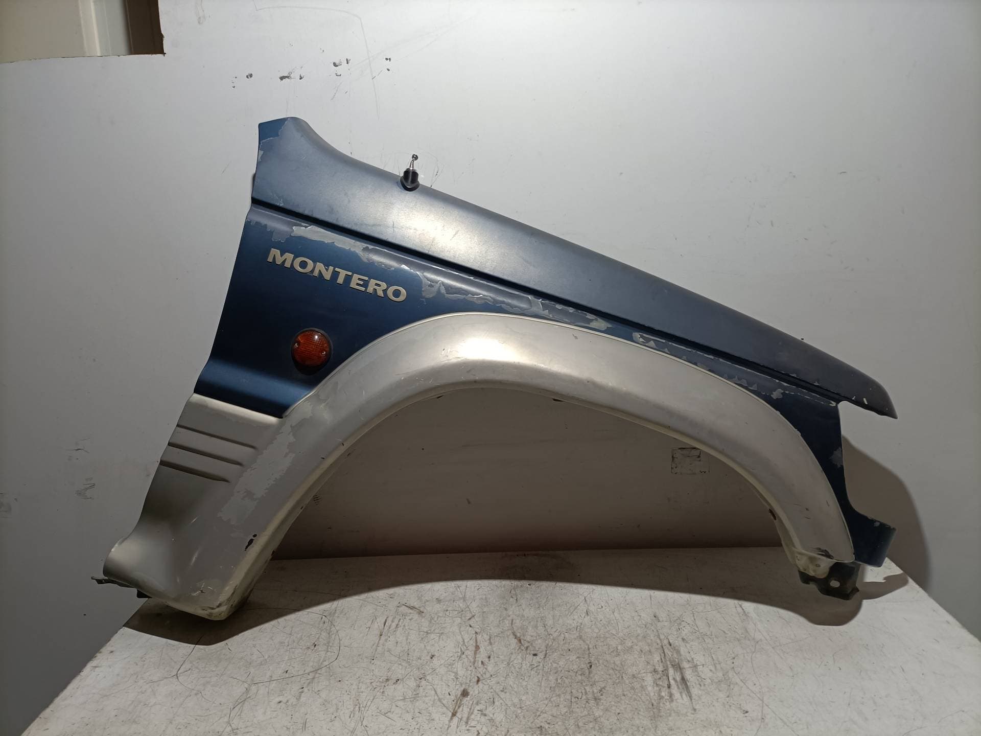 Aleta delantera derecha MITSUBISHI MONTERO (V20/V40)