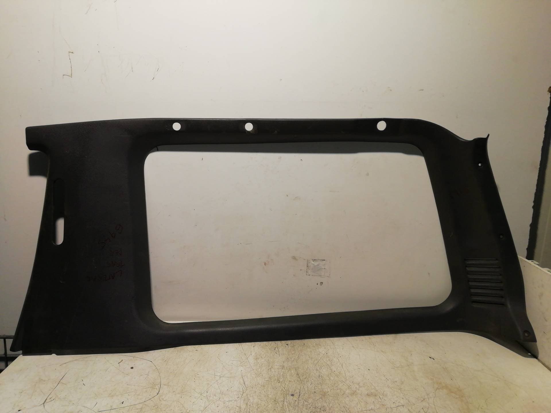 Guarnecido puerta trasera derecha MITSUBISHI MONTERO (V20/V40)