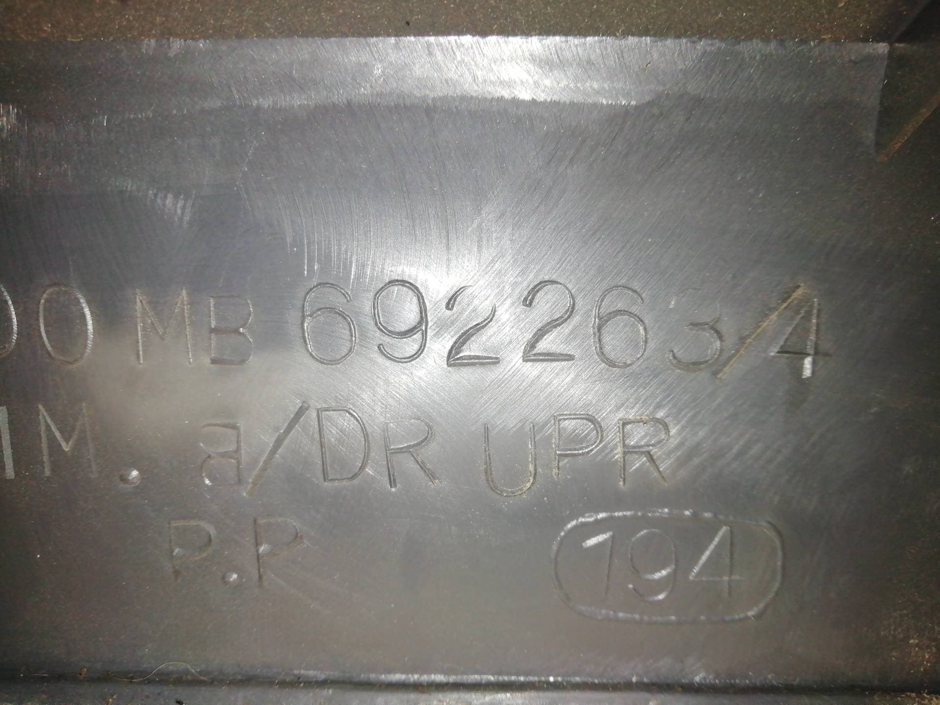 Guarnecido porton trasero MITSUBISHI MONTERO (V20/V40) 2