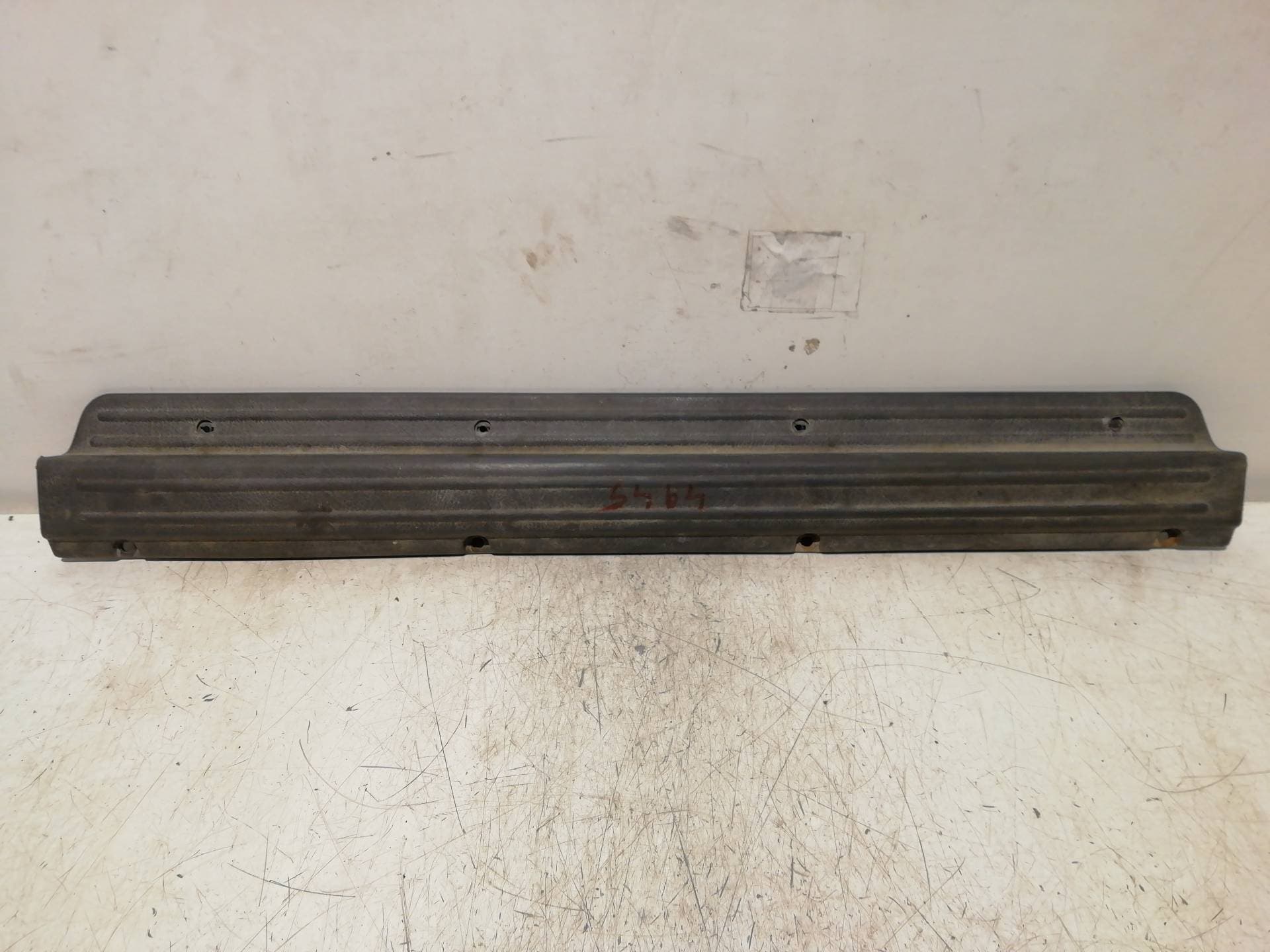 Talonera izquierda MITSUBISHI MONTERO (V20/V40)