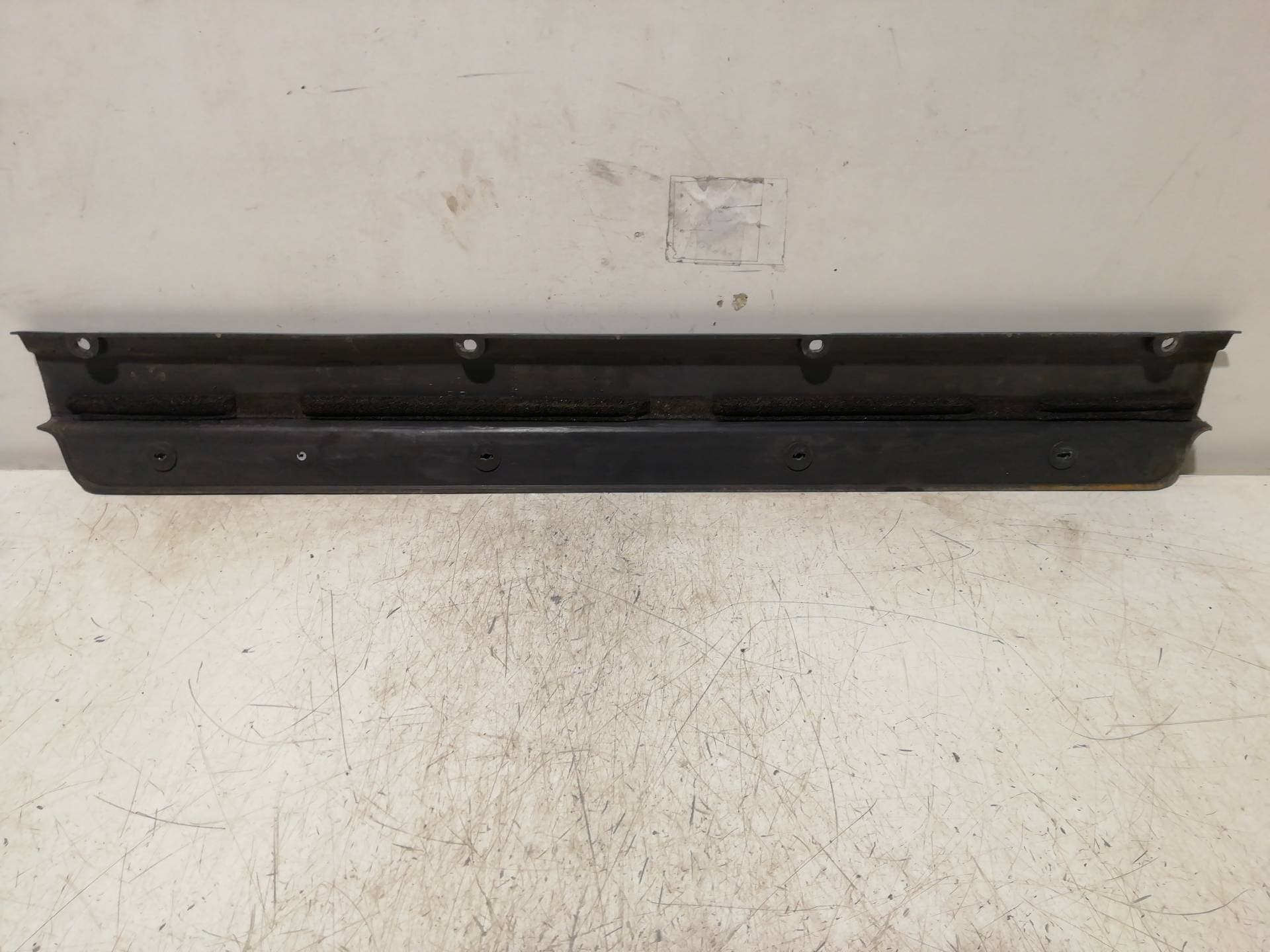 Talonera derecha MITSUBISHI MONTERO (V20/V40) 3