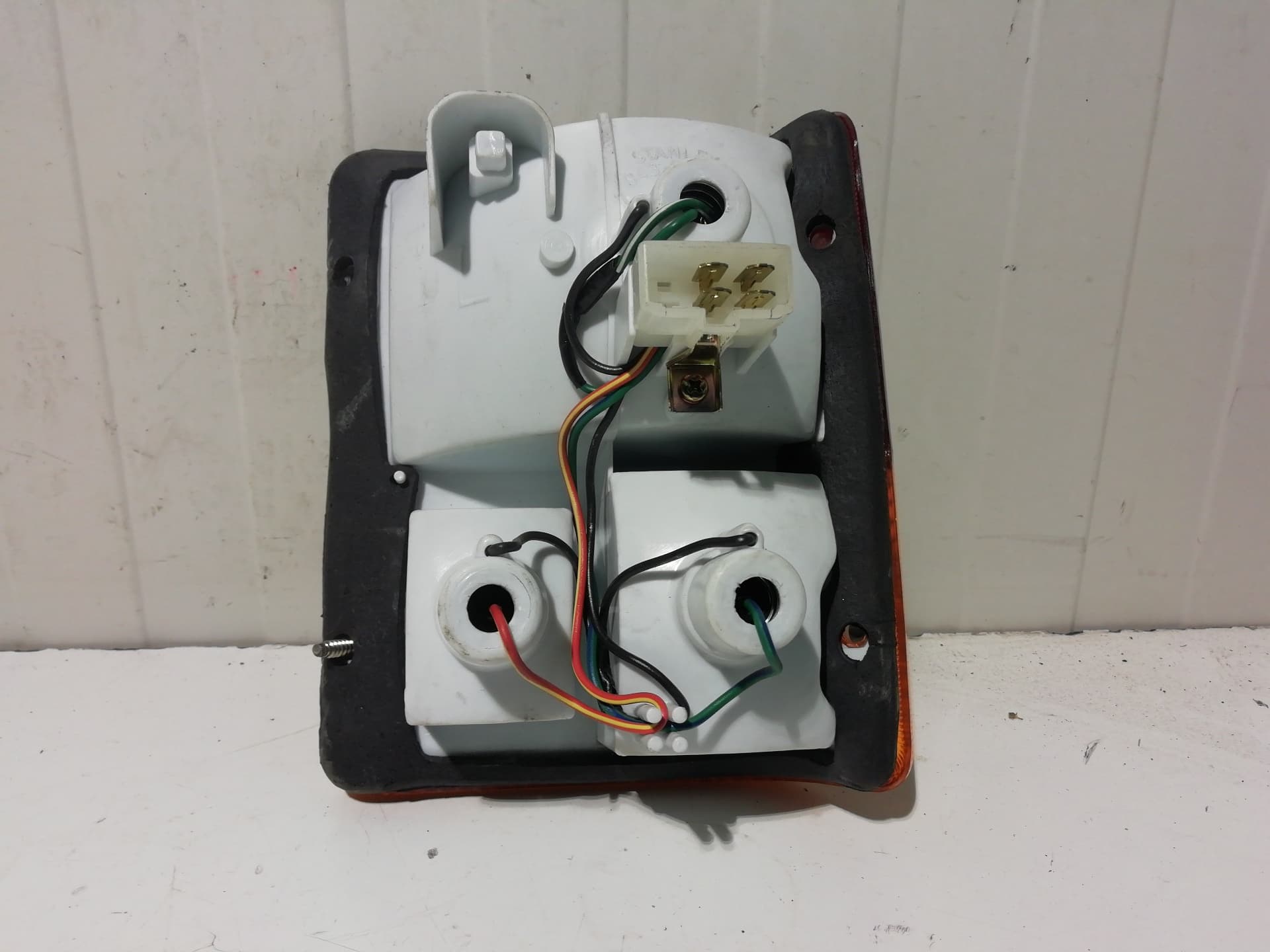 Piloto trasero izquierdo MITSUBISHI MONTERO (V20/V40) 4