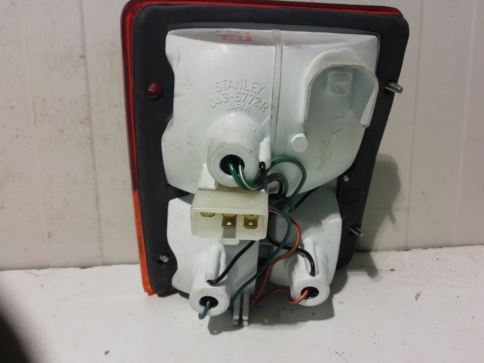 Piloto trasero derecho MITSUBISHI MONTERO (V20/V40) 4