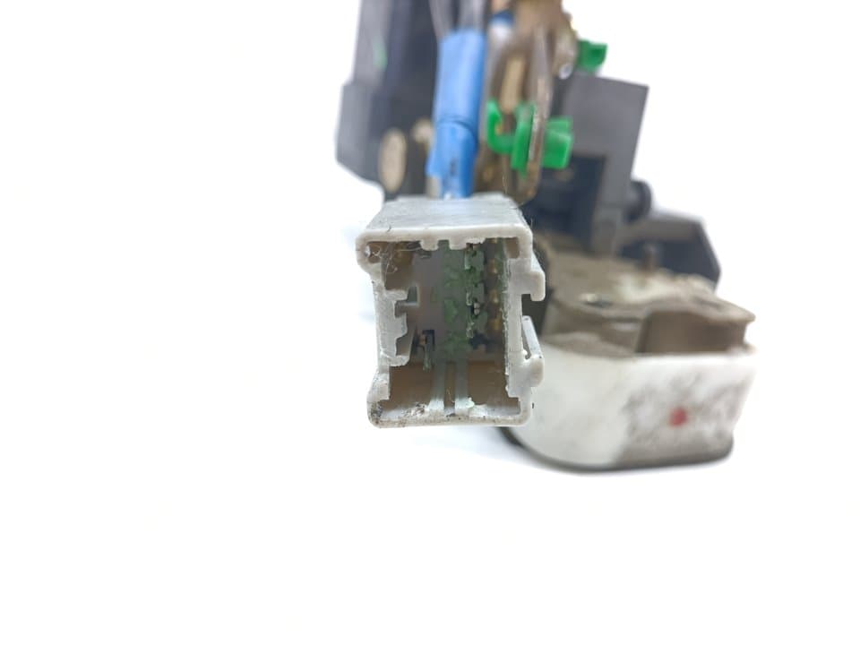 Cerradura puerta trasera derecha MG SERIE 200 (RF) 4